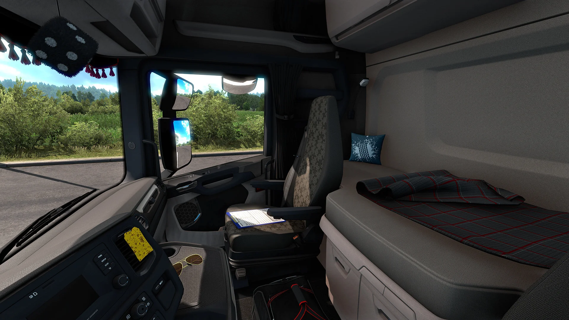 Euro Truck Simulator 2 - Cabin Accessories DLC - Image 3